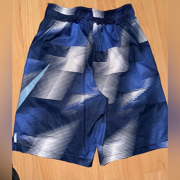 Nike shorts - Picture 2 of 3